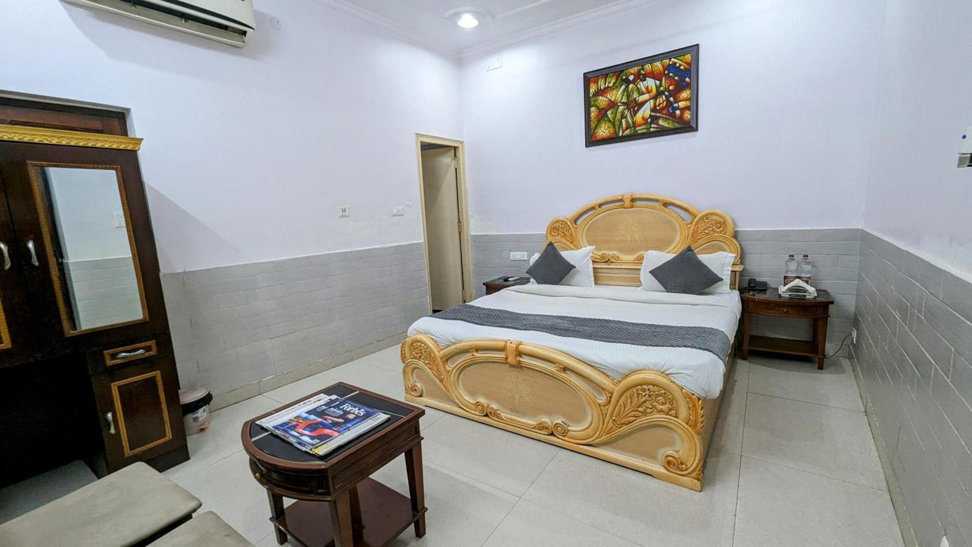 Hotel Lecston @Yashobhoomi Dwarka Sector - 25 Metro Station Delhi  Extérieur photo