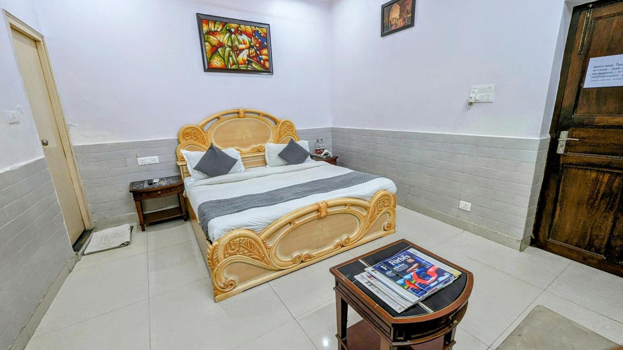 Hotel Lecston @Yashobhoomi Dwarka Sector - 25 Metro Station Delhi  Extérieur photo