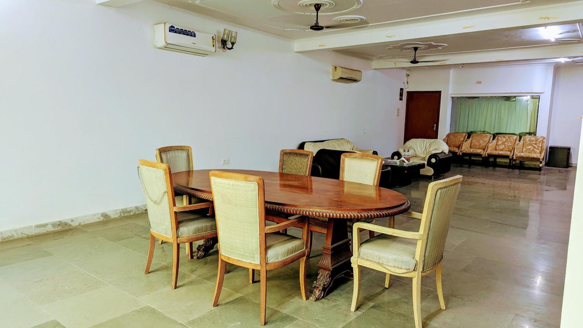 Hotel Lecston @Yashobhoomi Dwarka Sector - 25 Metro Station Delhi  Extérieur photo