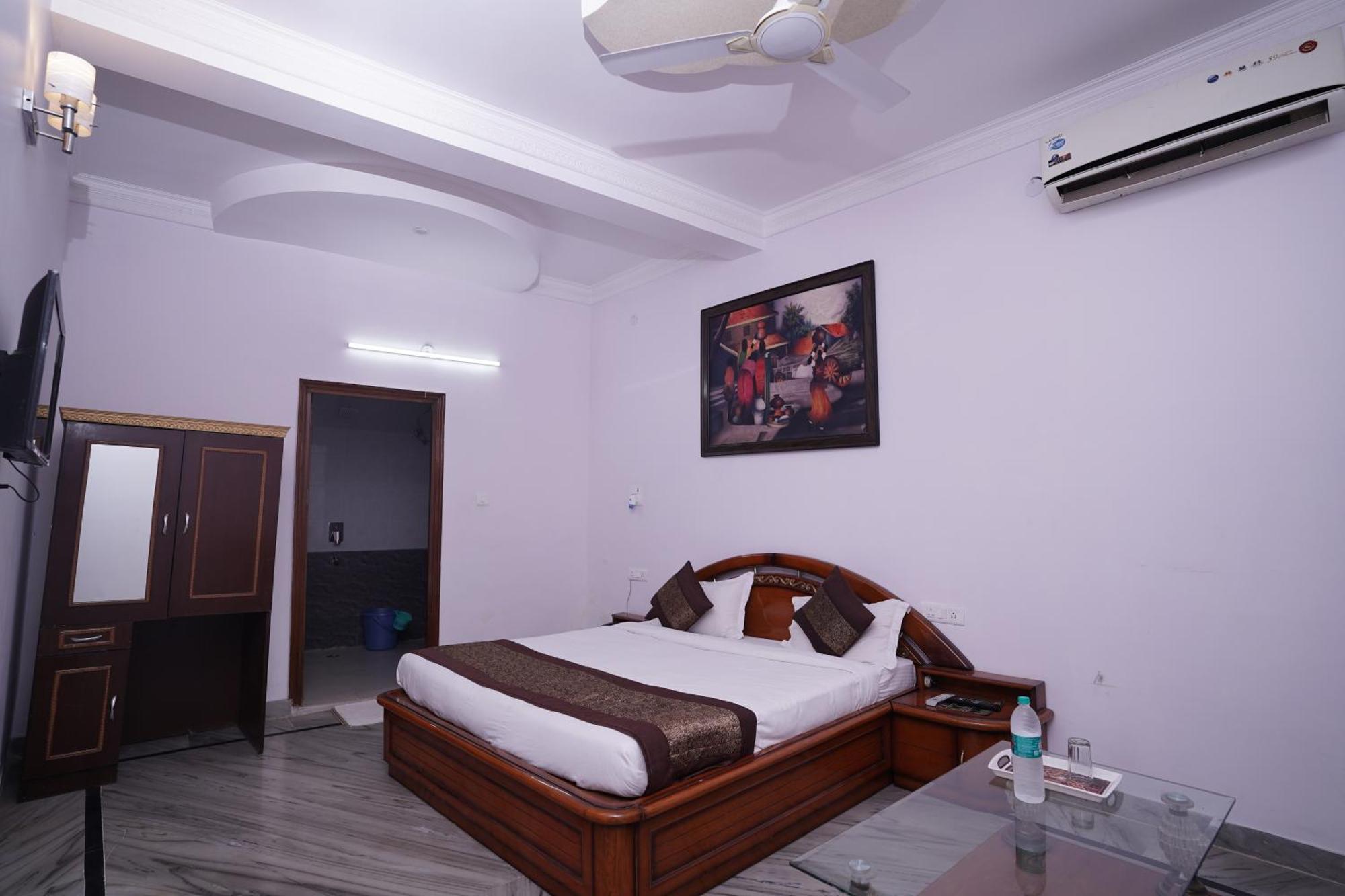 Hotel Lecston @Yashobhoomi Dwarka Sector - 25 Metro Station Delhi  Extérieur photo