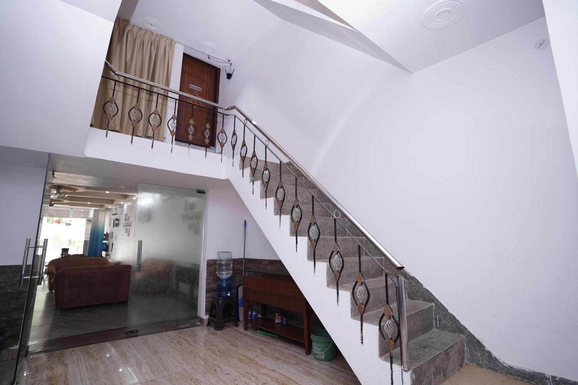 Hotel Lecston @Yashobhoomi Dwarka Sector - 25 Metro Station Delhi  Extérieur photo