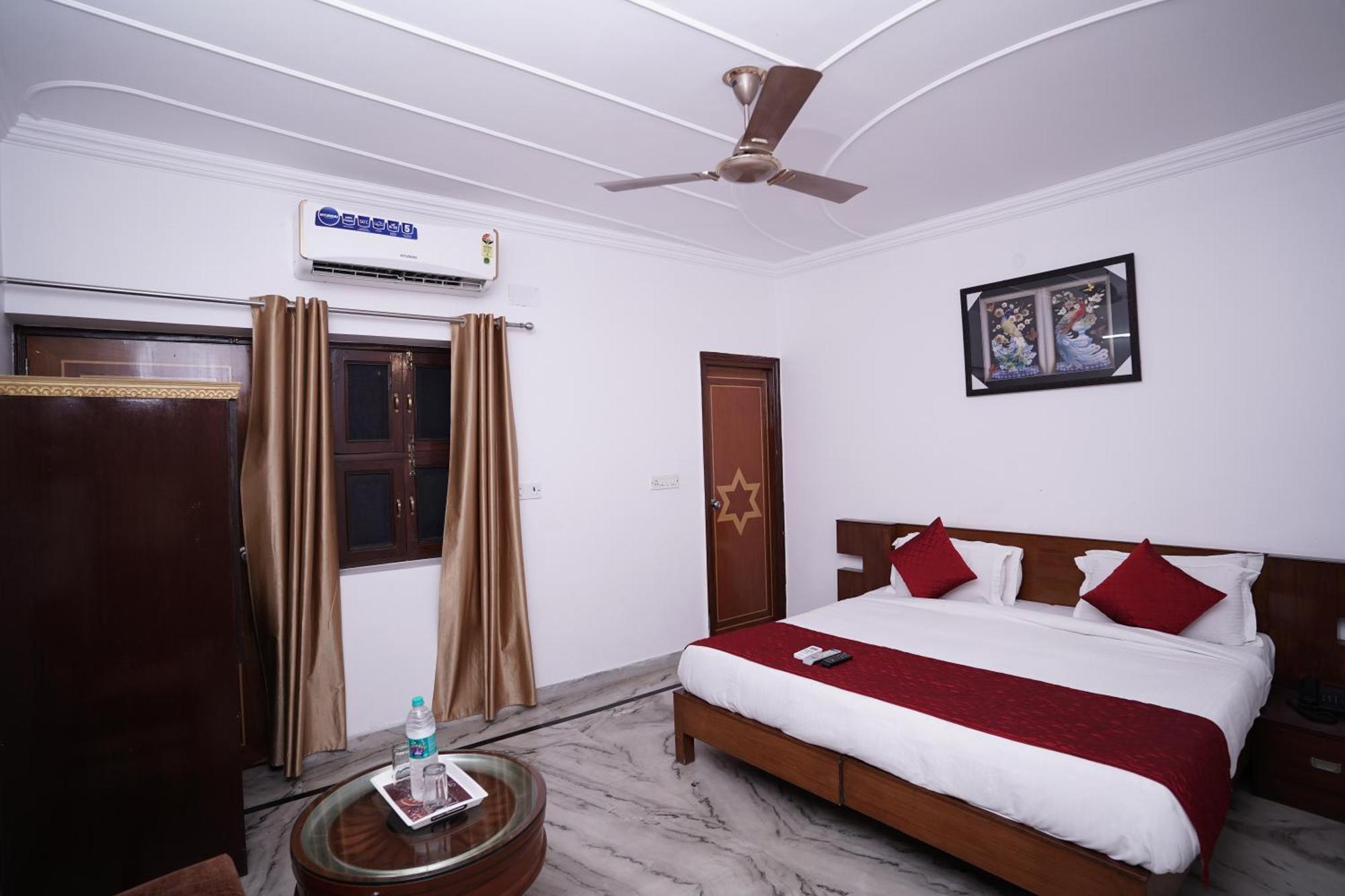 Hotel Lecston @Yashobhoomi Dwarka Sector - 25 Metro Station Delhi  Extérieur photo
