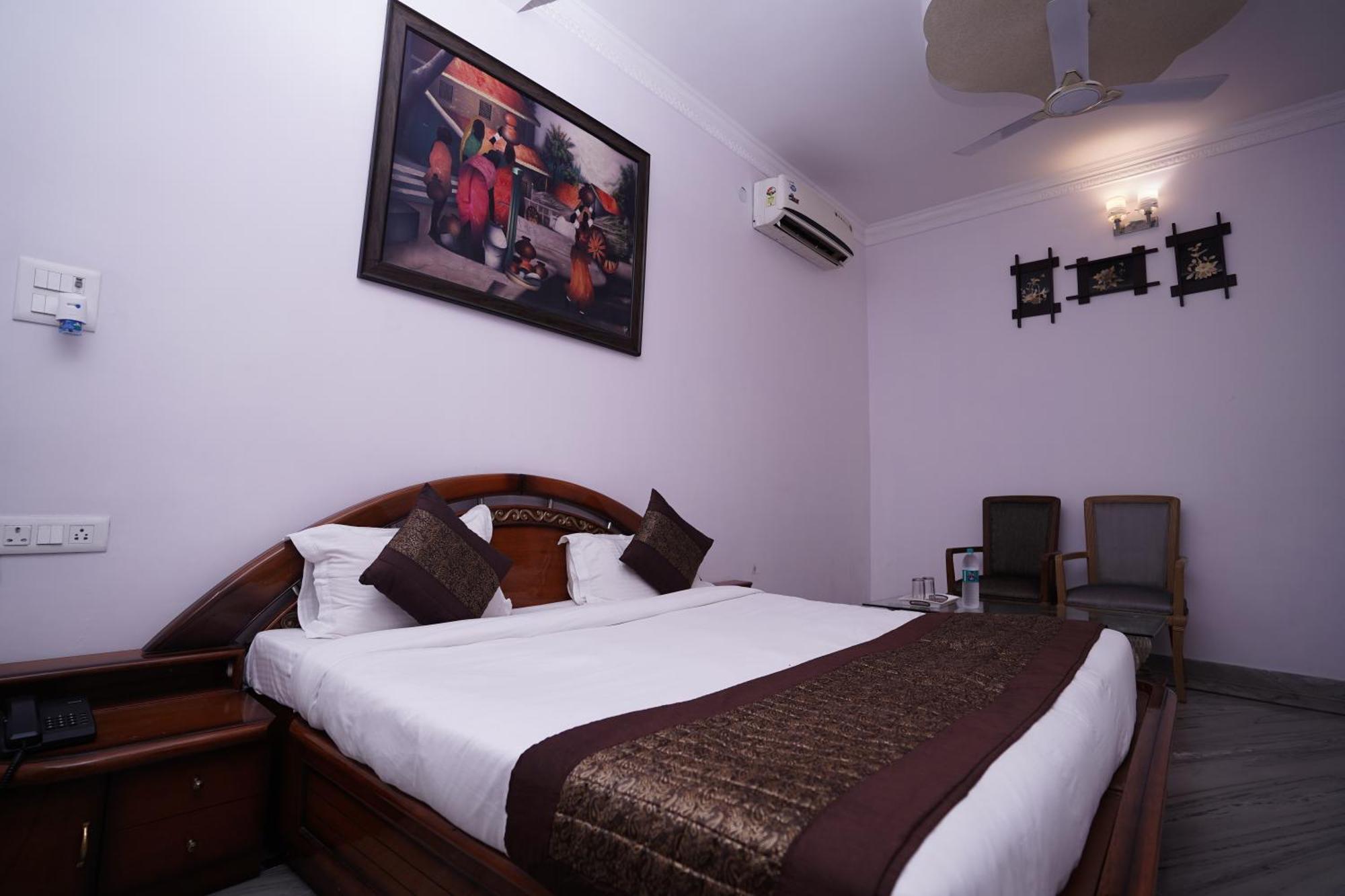 Hotel Lecston @Yashobhoomi Dwarka Sector - 25 Metro Station Delhi  Extérieur photo