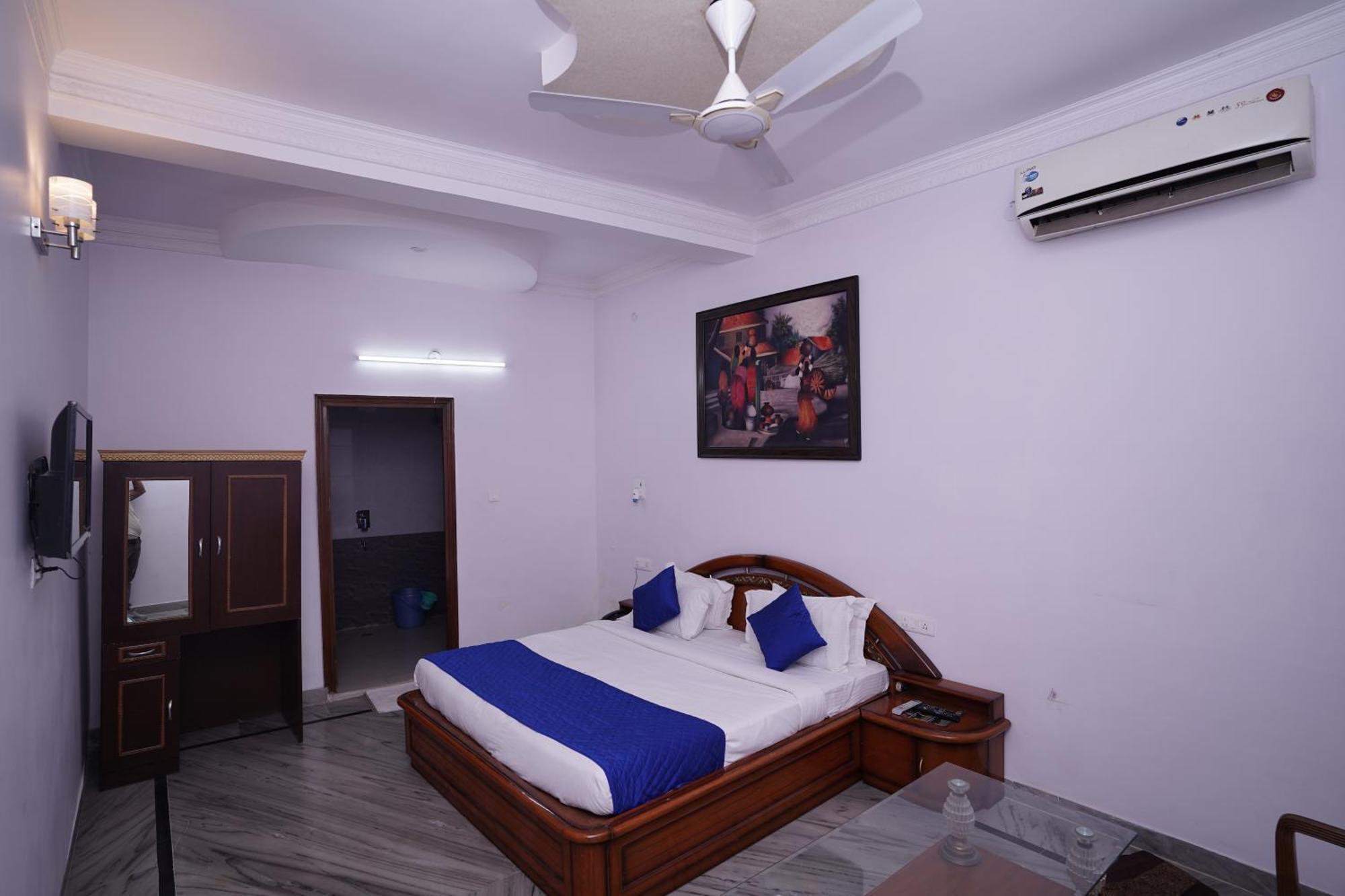 Hotel Lecston @Yashobhoomi Dwarka Sector - 25 Metro Station Delhi  Extérieur photo