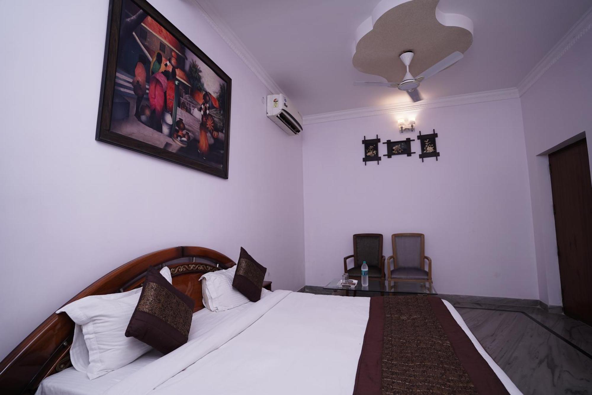Hotel Lecston @Yashobhoomi Dwarka Sector - 25 Metro Station Delhi  Extérieur photo