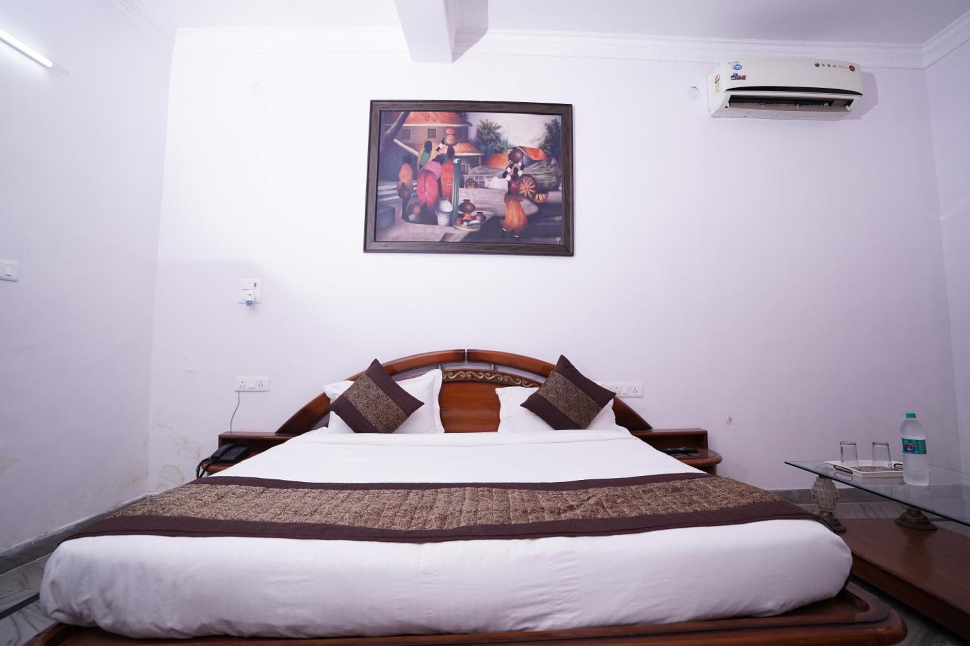 Hotel Lecston @Yashobhoomi Dwarka Sector - 25 Metro Station Delhi  Extérieur photo