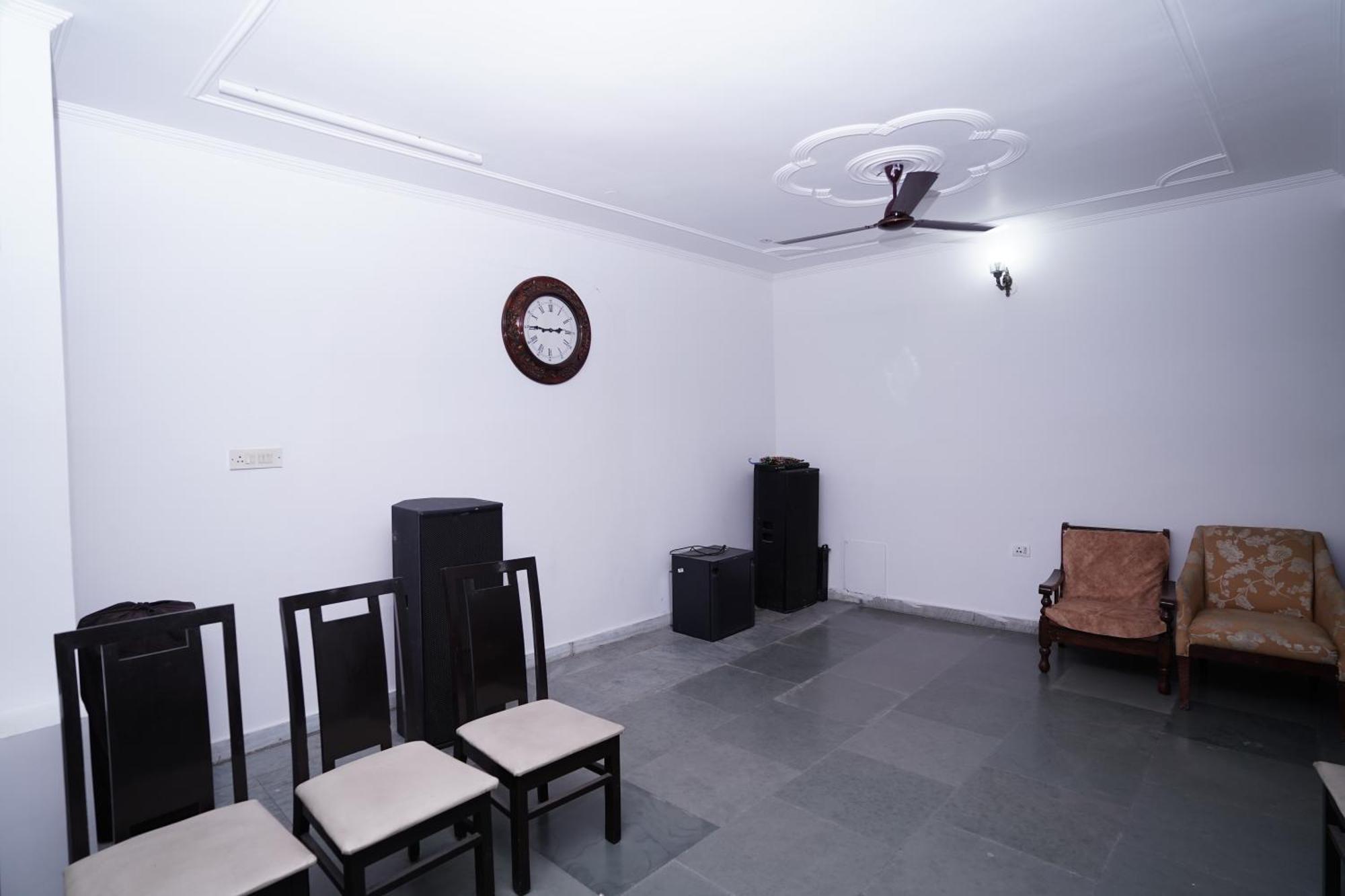 Hotel Lecston @Yashobhoomi Dwarka Sector - 25 Metro Station Delhi  Extérieur photo